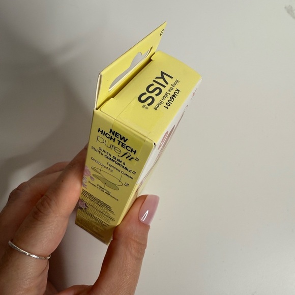 imPRESS LoveShackFancy Limited Edition Press-On Nails - Floral Red and Purple - Picture 6 of 11